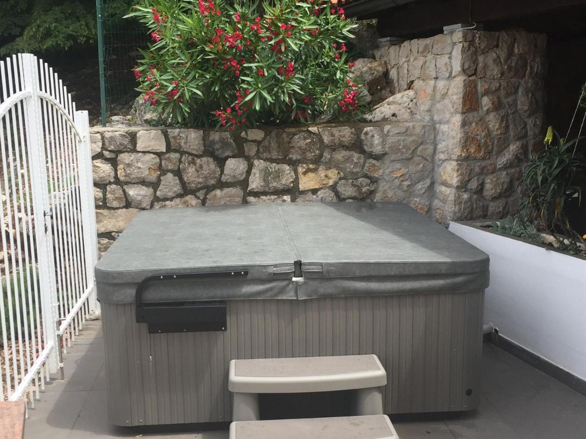 Tramuntana Holiday Home Porozina エクステリア 写真