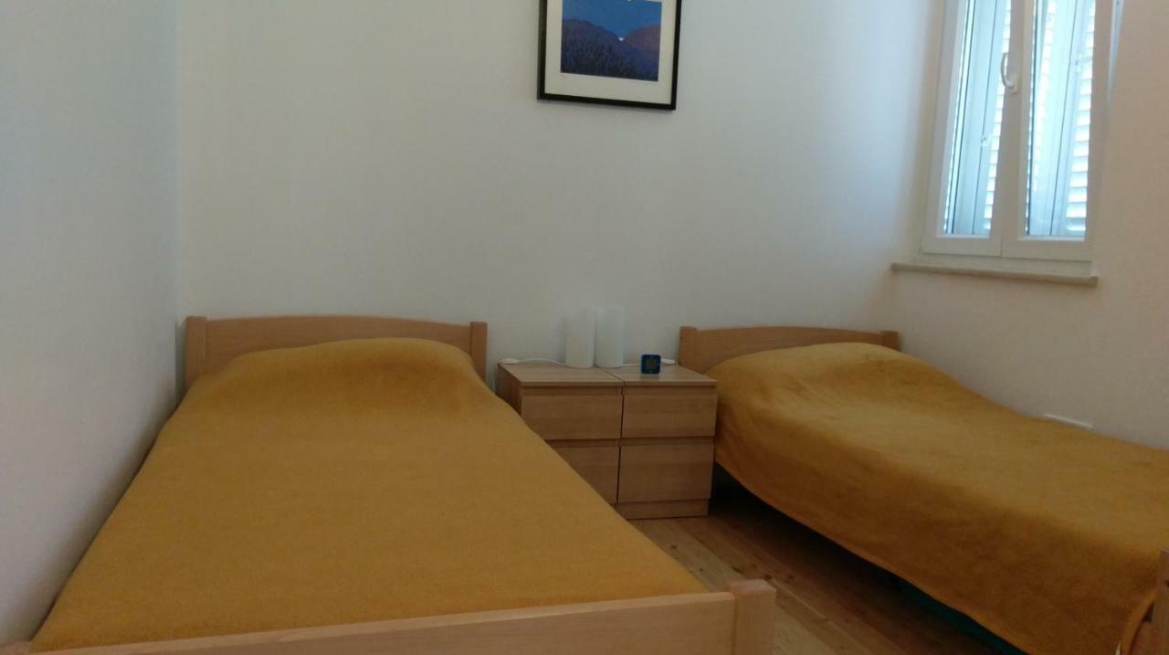 Tramuntana Holiday Home Porozina エクステリア 写真
